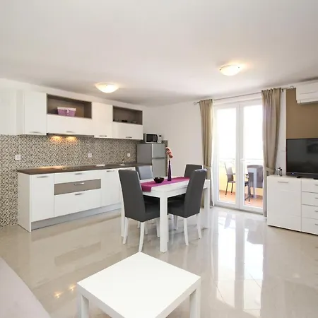 With Swimming Pool Baska, Krk - 18780 公寓