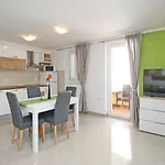 Apartamento With Swimming Pool Baska, Krk - 18780 *