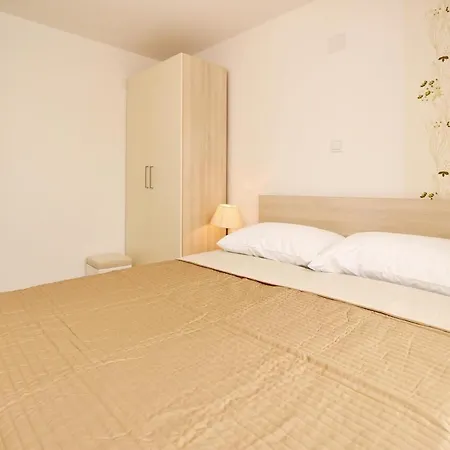 Apartamento With Swimming Pool Baska, Krk - 18780 *